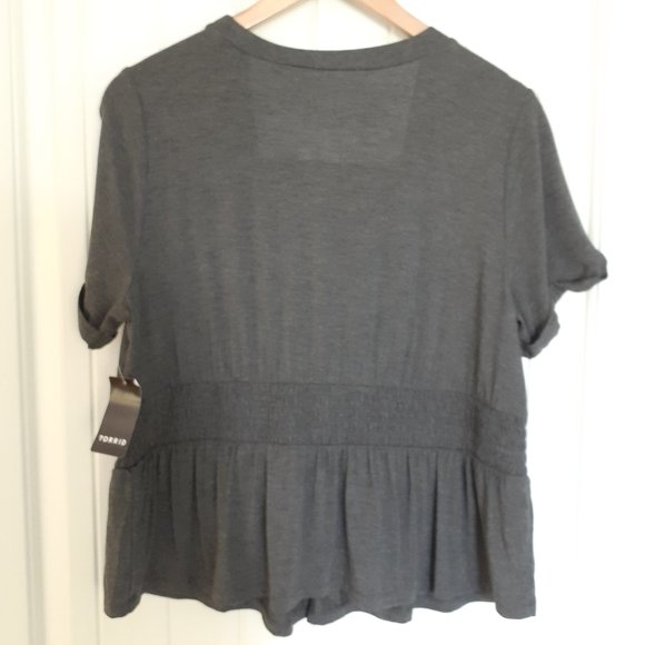 NEW Torrid LoveSick Smocked Waist Tee - Lightning Bolt Camo Grey Size 00/Size M - Picture 2 of 13